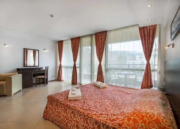 Marina - With Balkony & Desk By Flat Mаnаger *