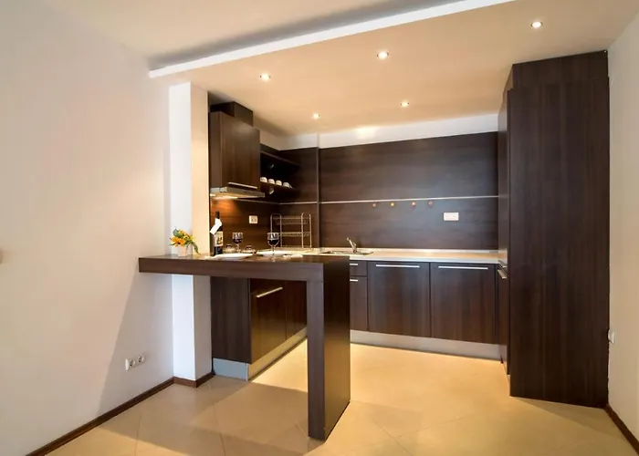 Marina - With Balkony & Desk By Flat Mаnаger 公寓 *